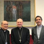 El arzobispo de Burgos, Fidel Herráez; el vicerio general, Fernando García y el cardenal Giafranco Ravasi en Roma