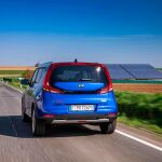 Hay dos tipos de batería a elegir, con 39,2 kW y 64 kW que ofrece hasta 452 km de autonomía.