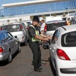 Los controles en la Verja han provocado largas colas en los últimos días