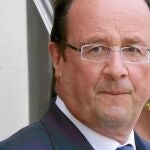 El presidente francés, François Hollande, anoche, durante la entrevista televisiva
