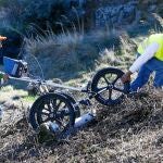 El georradar tiene forma de carrito y rastrea el terreno mediante ondas electromagnéticas