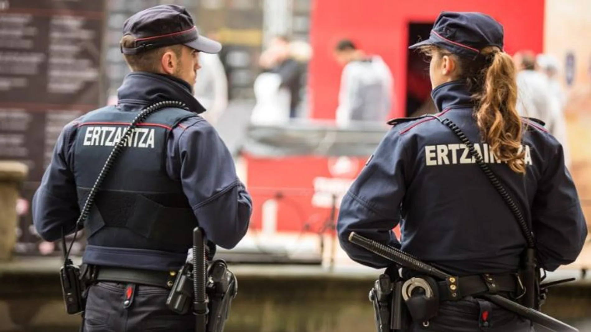 Agentes de la Ertzaintza