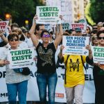 En la gráfica, la manifestación protagonizada por agentes sociales, económicos y políticos de Aragón y la Comunitat Valenciana reclamando un servicio de tren digno: doble vía, electrificada y para uso mixto de pasajeros y mercancías