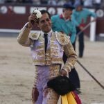 Fandiño pasea una oreja, en imagen de archivo