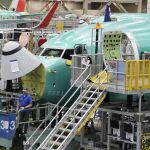 Un Boeing 737 MAX en fase de montaje en la fábrica de Renton (Washington)