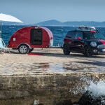 El Mini Cowley es un modelo pequeño de remolque, que incluye una cama para dos personas