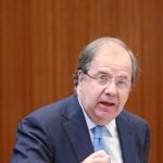 El presidente Herrera se dirige al portavoz de la oposición, Óscar López