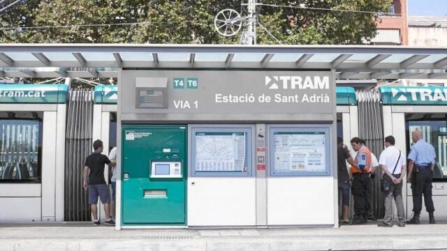 La parada en Sant Adrià de la línea T4 de tranvía es una de las más conflictivas y donde se produjo la última agresión a dos empleados