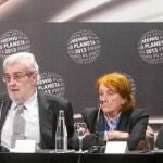 De izda. a dcha. José Creuheras, Juan Eslava Galán, Carmen Posadas, José Manuel Lara Bosch, Rosa Regàs, Pere Gimferrer, Alberto Blecua y Emili Rosales, ayer, en el Hotel Palace de Barcelona durante la presentación de la 62ª edición del Premio Planeta, el más importante de las letras hispanas