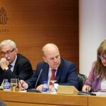 El conseller Buch, ayer, en la Comisión de Economía de Les Corts Valencianes