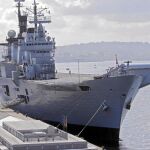El buque «HMS Illustrious» atracó en junio de 2012 en el puerto de La Coruña