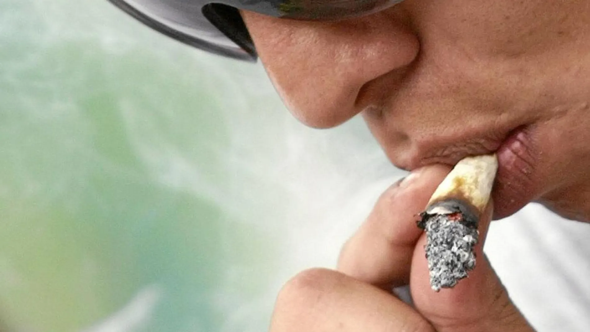 Un mayor consumo de cannabis está provocando el aumento de enfermedades mentales entre los más jóvenes y de casos de agresividad
