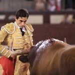 Ureña se cruza con un astado de Martín Lorca la tarde de su confirmación