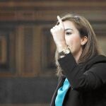 La vicepresidenta, Sáenz de Santamaría, criticó la doble vara de medir del PSOE a la hora de hablar de corrupción