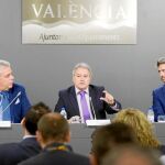 El presidente de la Diputación, Alfonso Rus, ayer durante la presentación de los planes de inversión