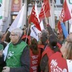 UGT y CC OO protestaron ayer contra la reforma de la Administración Local