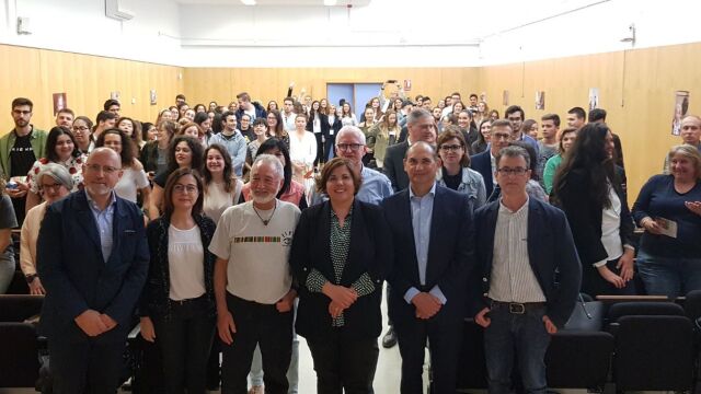 El evento llenó el salón de actos del centro