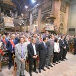 En la primera fila de autoridades municipales estuvieron representados concejales de todos los grupos salvo de PSC e ICV. De izquierda a derecha, Portabella (ERC), Alberto Fernández (PP), Siurana, Vives, Recasens, Forn y Trias (CiU)