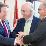 El consejero De Santiago-Juárez, con José Luis Concepción y De Rosa
