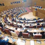 Fabra anunció en el Debate de Política General la supresión de la indemnización de tres meses a altos cargos