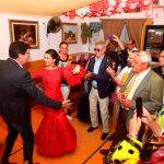 Juan Marín e Inés Arrimadas bailan por sevillanas en la Feria del Caballo de Jerez de la Frontera / Foto: Efe