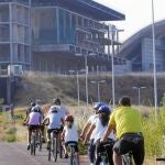 El Pleno municipal se dedicó al análisis de las carreras olímpicas madrileñas y al futuro de las sedes previstas para los Juegos. En la imagen La Peineta y el centro acuático
