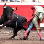 Molinete de Iván Fandiño a uno de sus dos toros de Jandilla de ayer