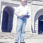 El senador del PNV Iñaki Anasagasti colgó en su Twitter su visita al Valle de los Caídos