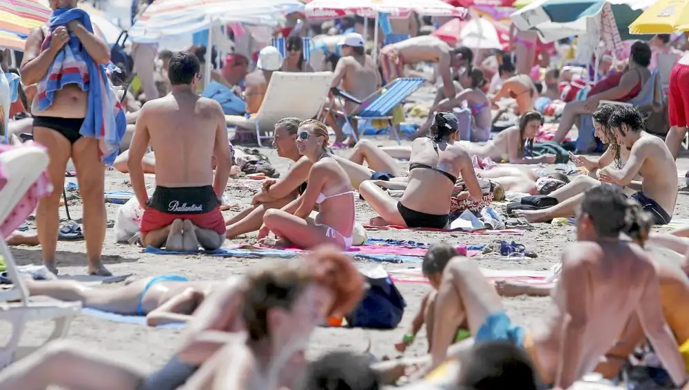 Buch asegura que se seguirá apostando por el turismo de sol y playa