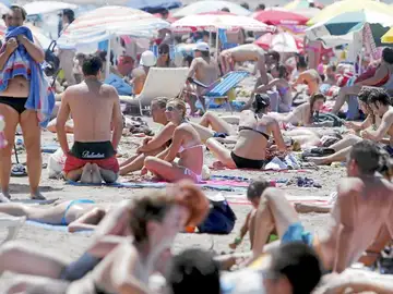 Buch asegura que se seguirá apostando por el turismo de sol y playa Buch asegura que se seguirá apostando por el turismo de sol y playa