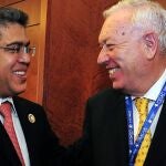 Los ministros de Exteriores de Venezuela y España, Elías Jaua y José Manuel García-Margallo, durante la cumbre de la CELAC el pasado mes de enero