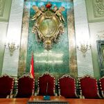 Las sillas vacías que ocuparon los siete magistrados del tribunal del juicio del «procés» / Efe