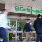 Entrada de uno de los centros de El Corte Inglés en Madrid