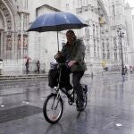 La Junta gastará 315.000 euros para que el carril bici mojado resbale menos