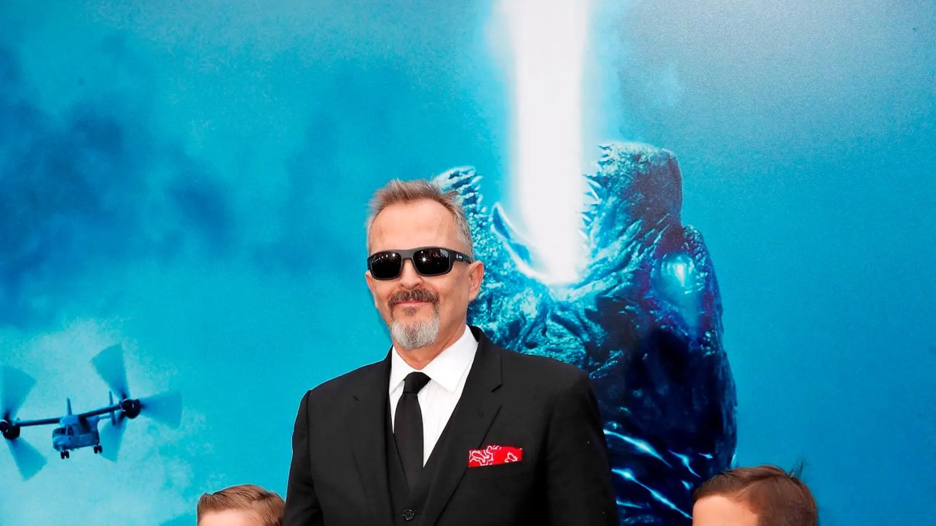 Miguel Bosé y sus hijos en el Teatro Chino de Hollywood/Efe