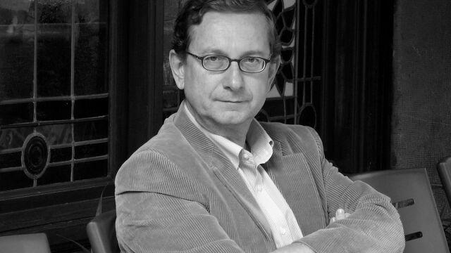 «Aquel que busca libros no debe ambicionar lo imposible»