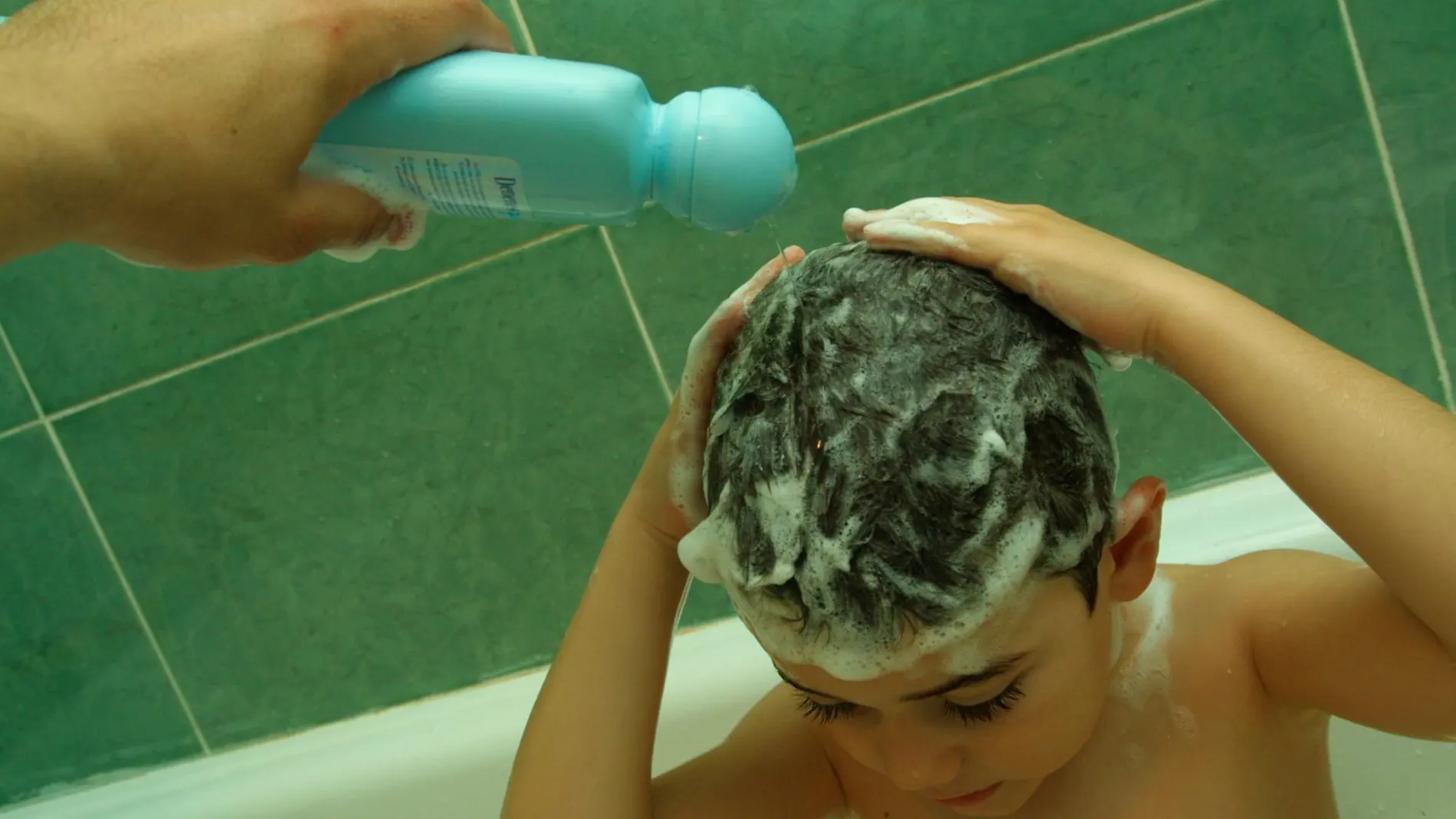 La capa que la silicona forma sobre el pelo impide que respire | Cipriano Pastrano