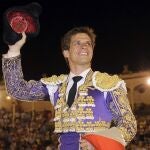 El Juli, feliz, abandona por la Puerta Grande el coso manchego