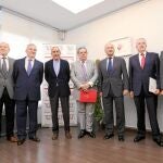 AVE fijó ayer su postura sobre el Corredor. De izquierda a derecha, Orta (AVIA), Mir (Anecoop) Ballester, presidente de Verdifresh, Félix, de pro-AVE, Boluda, presidente de AVE y Aznar, presidente de la Autoridad Portuaria de Valencia