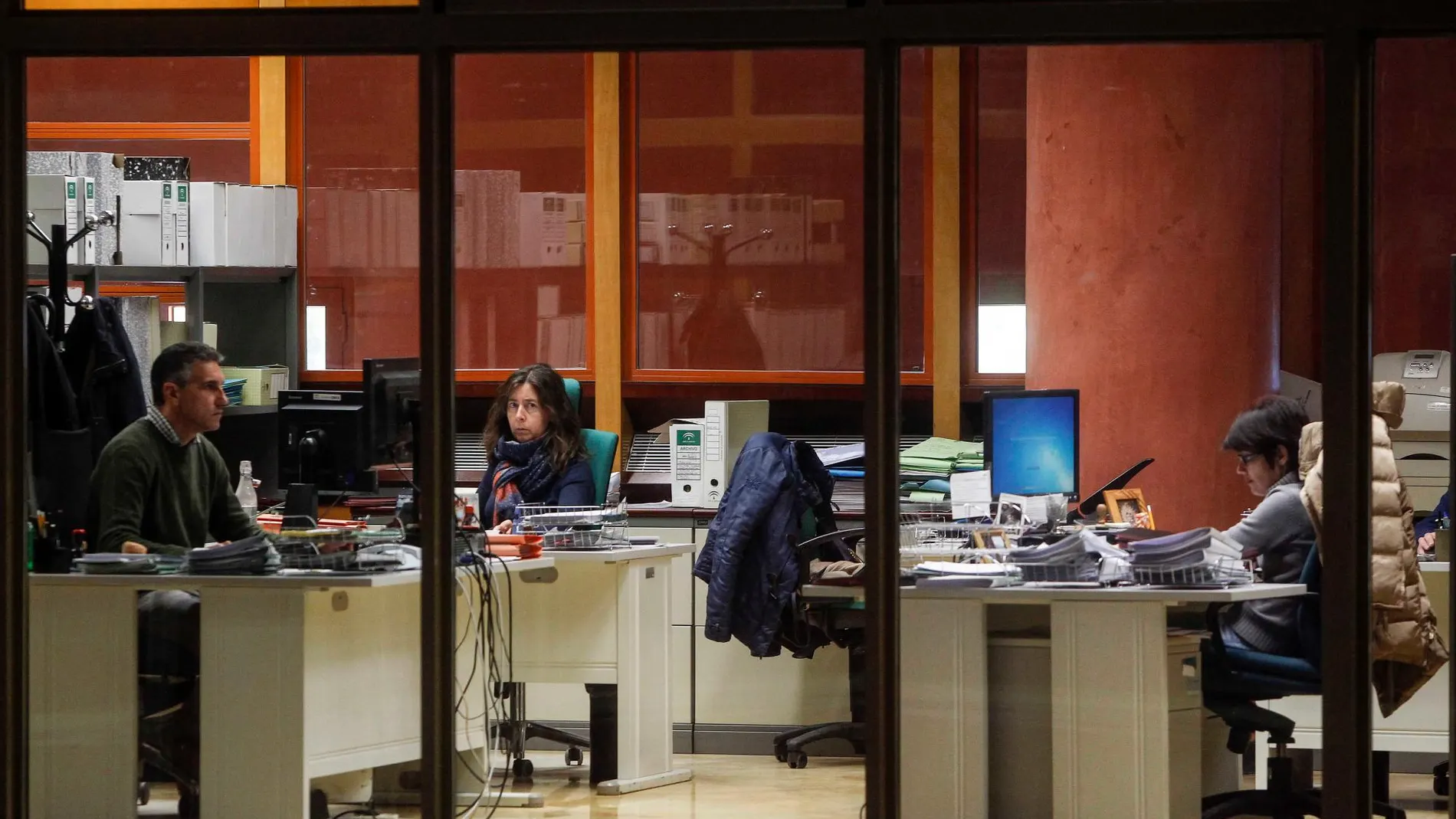 Empleados públicos de la administración regional