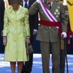 Los ex ministros de Defensa hablan del Rey