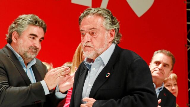 Con rostro serio, el ex seleccionador de baloncesto, Pepu Hernández, ayer durante su intervención