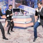 Will Smith, su hijo Jaden y Pablo Motos, rapeando durante la grabación del especial en Londres