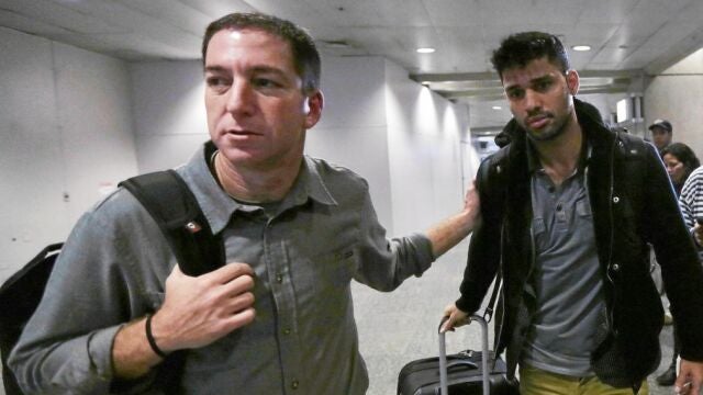 El periodista que entrevistó a Snowden, Glenn Greenwald, y su pareja, David Miranda, en Rio de Janeiro