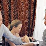 Garzón visita a su cliente, Julian Assange, en la Embajada de Ecuador en Londres, el 12 de agosto de 2012