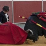 Figuras con papeles cambiados