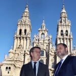 El ministro de Fomento, José Luis Ábalos, se reunió con el presidente de la Xunta de Galicia, Alberto Núñez Feijoo y le aseguró que en 2020 el trayecto Madrid- Galicia se reducirá dos horas