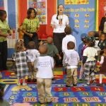Michelle Obama participa en un proyecto para combatir la obesidad en los niños