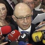 Montoro apremia a Cataluña a rebajar el déficit aunque tenga costes políticos
