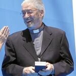 El padre Garralda, protagonista de «Salir del pozo»